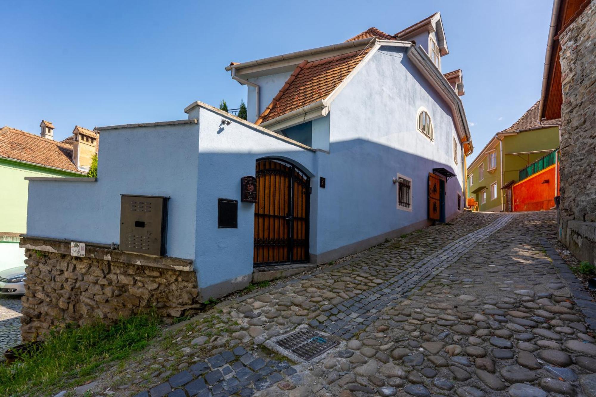 Casa Albastra By Casa Otto Apartment Sighisoara Bagian luar foto